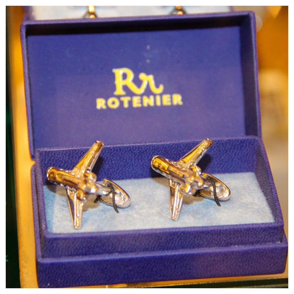 Globetrotting Mommy, Rotenier, Father's Day, Gift Guide, cuff links, plane, travel, silver, 