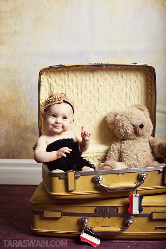 Globetrotting Mommy - Travel inspired baby photo shoot ideas